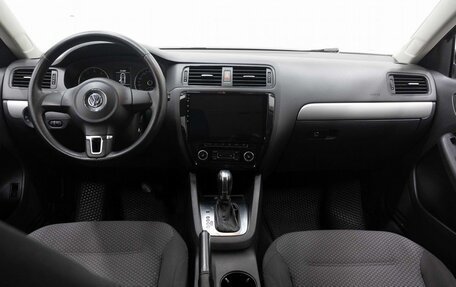 Volkswagen Jetta VI, 2012 год, 1 089 000 рублей, 15 фотография