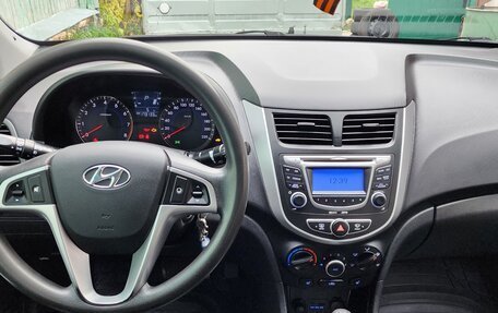 Hyundai Solaris II рестайлинг, 2013 год, 980 000 рублей, 9 фотография