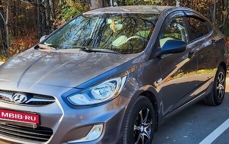 Hyundai Solaris II рестайлинг, 2013 год, 980 000 рублей, 3 фотография