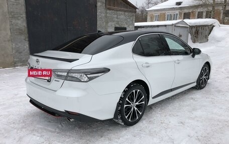 Toyota Camry, 2021 год, 4 000 000 рублей, 3 фотография