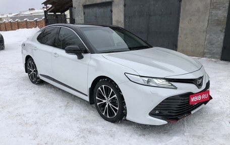 Toyota Camry, 2021 год, 4 000 000 рублей, 2 фотография