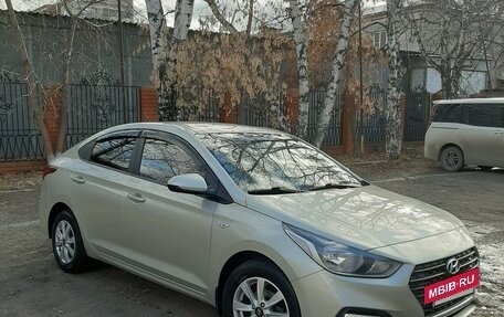 Hyundai Solaris II рестайлинг, 2019 год, 1 400 000 рублей, 3 фотография