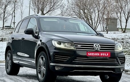 Volkswagen Touareg III, 2017 год, 4 170 000 рублей, 2 фотография