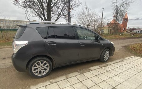 Toyota Verso I, 2010 год, 11 000 000 рублей, 2 фотография