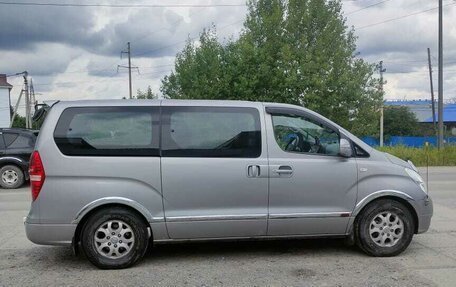 Hyundai Grand Starex Grand Starex I рестайлинг 2, 2011 год, 1 700 000 рублей, 3 фотография