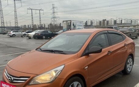 Hyundai Solaris II рестайлинг, 2015 год, 1 050 000 рублей, 2 фотография