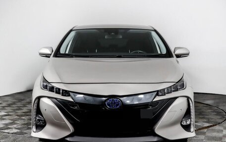 Toyota Prius IV XW50, 2019 год, 2 250 000 рублей, 10 фотография