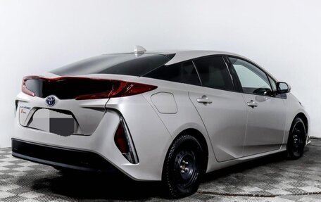 Toyota Prius IV XW50, 2019 год, 2 250 000 рублей, 12 фотография