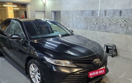 Toyota Camry, 2018 год, 2 100 000 рублей, 2 фотография