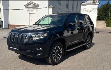 Toyota Land Cruiser Prado 150 рестайлинг 2, 2023 год, 9 500 000 рублей, 2 фотография