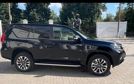 Toyota Land Cruiser Prado 150 рестайлинг 2, 2023 год, 9 500 000 рублей, 4 фотография