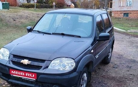 Chevrolet Niva I рестайлинг, 2012 год, 585 000 рублей, 4 фотография