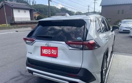 Toyota RAV4, 2021 год, 2 535 000 рублей, 11 фотография