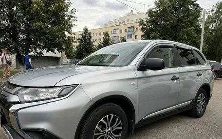 Mitsubishi Outlander III рестайлинг 3, 2020 год, 2 440 000 рублей, 8 фотография