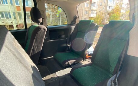 Opel Zafira A рестайлинг, 2002 год, 390 000 рублей, 21 фотография