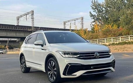 Volkswagen Tiguan II, 2021 год, 3 500 000 рублей, 1 фотография