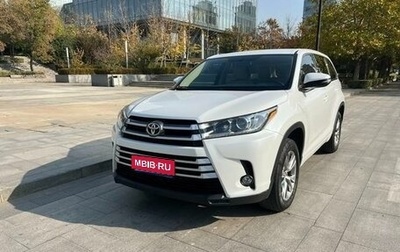 Toyota Highlander III, 2021 год, 3 290 000 рублей, 1 фотография