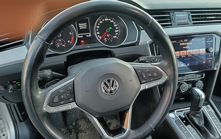 Volkswagen Passat B8 рестайлинг, 2019 год, 2 850 000 рублей, 17 фотография