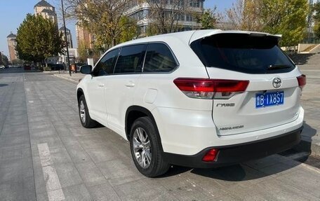 Toyota Highlander III, 2021 год, 3 290 000 рублей, 6 фотография