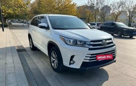 Toyota Highlander III, 2021 год, 3 290 000 рублей, 3 фотография