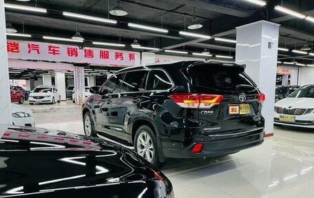 Toyota Highlander III, 2020 год, 3 250 000 рублей, 5 фотография