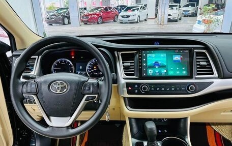 Toyota Highlander III, 2020 год, 3 250 000 рублей, 14 фотография