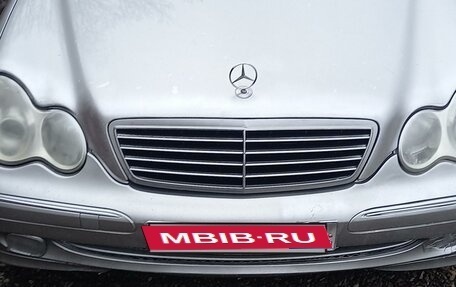 Mercedes-Benz C-Класс, 2003 год, 520 000 рублей, 1 фотография