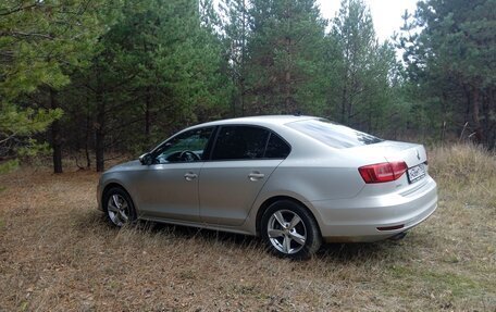 Volkswagen Jetta VI, 2015 год, 1 100 000 рублей, 4 фотография