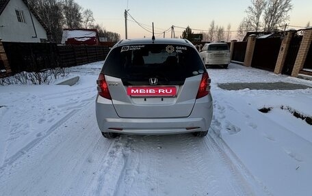 Honda Fit III, 2010 год, 848 000 рублей, 11 фотография