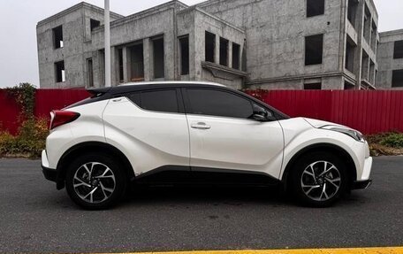 Toyota C-HR I рестайлинг, 2020 год, 2 050 000 рублей, 5 фотография