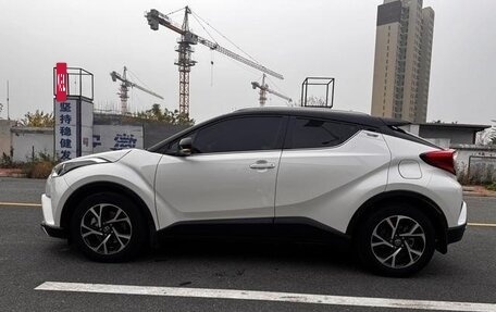 Toyota C-HR I рестайлинг, 2020 год, 2 050 000 рублей, 4 фотография