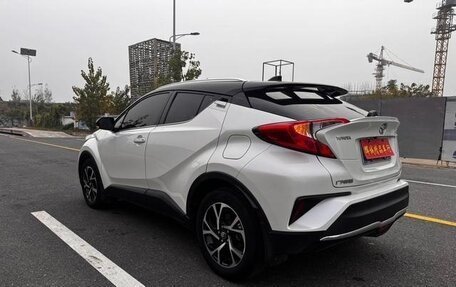 Toyota C-HR I рестайлинг, 2020 год, 2 050 000 рублей, 8 фотография