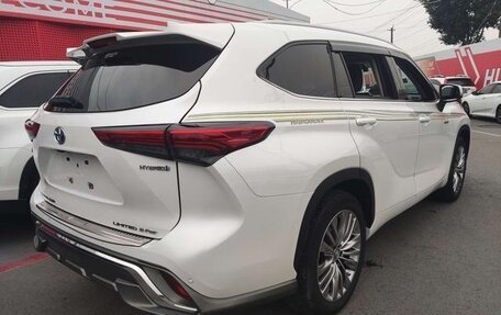 Toyota Highlander, 2021 год, 4 700 000 рублей, 4 фотография