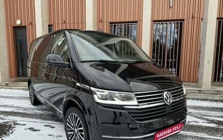 Volkswagen Multivan T6 рестайлинг, 2020 год, 6 250 000 рублей, 3 фотография