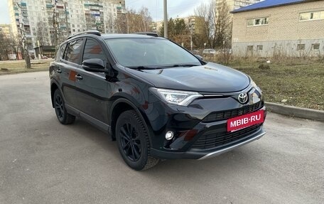 Toyota RAV4, 2017 год, 2 950 000 рублей, 5 фотография