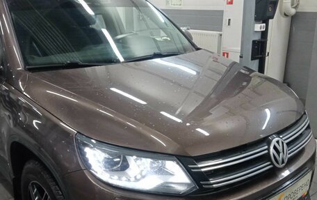 Volkswagen Tiguan I, 2015 год, 1 550 000 рублей, 2 фотография