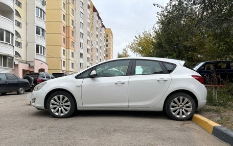 Opel Astra J, 2011 год, 680 000 рублей, 2 фотография