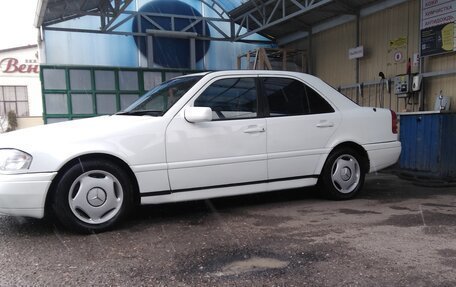 Mercedes-Benz C-Класс, 1995 год, 700 000 рублей, 2 фотография