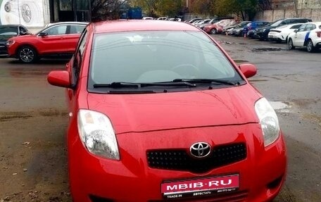 Toyota Yaris III рестайлинг, 2007 год, 545 000 рублей, 1 фотография