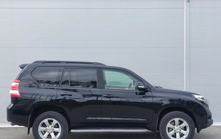 Toyota Land Cruiser Prado 150 рестайлинг 2, 2015 год, 3 149 000 рублей, 3 фотография