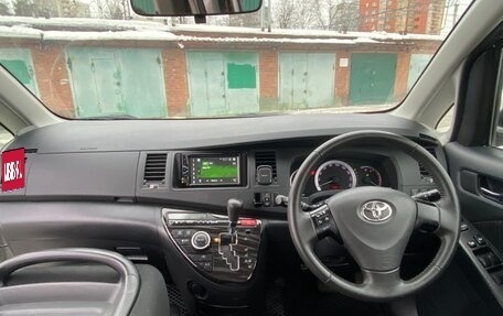 Toyota ISis I, 2011 год, 1 320 000 рублей, 11 фотография