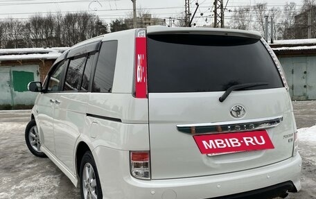 Toyota ISis I, 2011 год, 1 320 000 рублей, 8 фотография