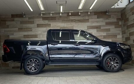 Toyota Hilux VIII, 2023 год, 4 965 000 рублей, 5 фотография