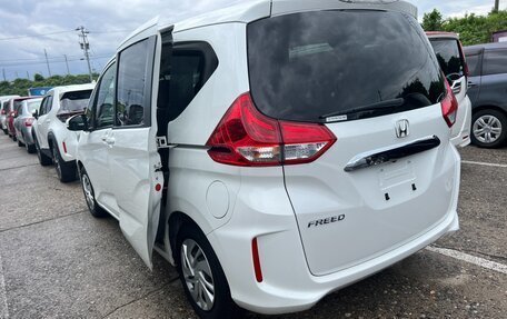 Honda Freed II, 2017 год, 1 400 000 рублей, 4 фотография