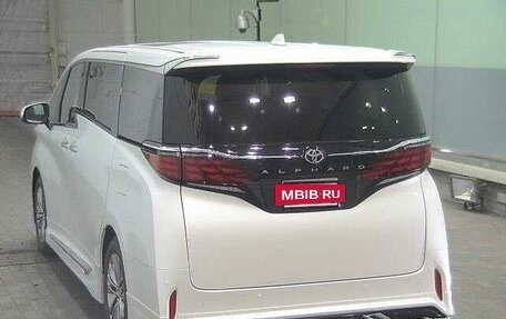 Toyota Alphard, 2024 год, 7 430 000 рублей, 3 фотография