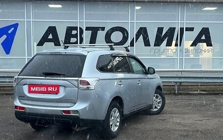 Mitsubishi Outlander III рестайлинг 3, 2012 год, 1 385 000 рублей, 2 фотография