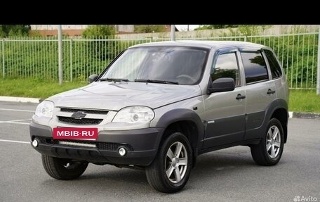 Chevrolet Niva I рестайлинг, 2012 год, 720 000 рублей, 8 фотография