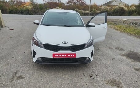 KIA Rio IV, 2021 год, 1 600 000 рублей, 1 фотография