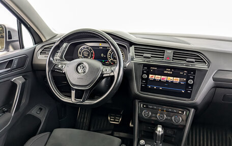 Volkswagen Tiguan II, 2018 год, 2 390 000 рублей, 27 фотография