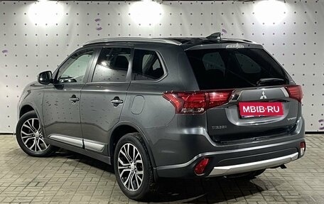 Mitsubishi Outlander III рестайлинг 3, 2017 год, 1 820 000 рублей, 5 фотография